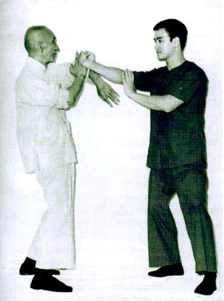 Фотоальбом легенды: правила жизни Брюса Ли