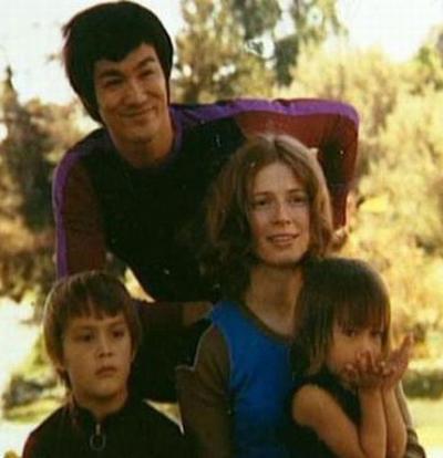 Фотоальбом легенды: правила жизни Брюса Ли