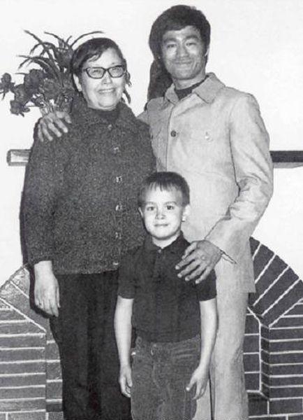 Фотоальбом легенды: правила жизни Брюса Ли