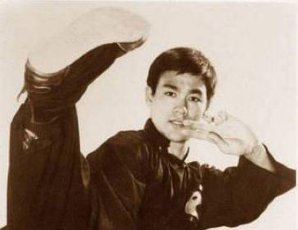 Фотоальбом легенды: правила жизни Брюса Ли