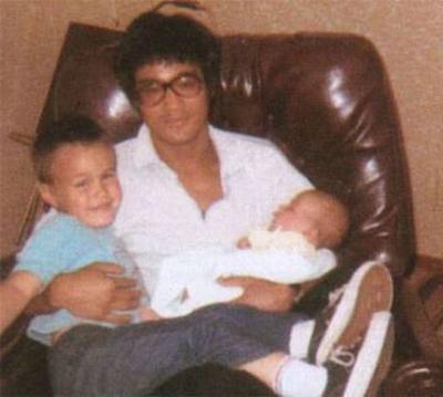 Фотоальбом легенды: правила жизни Брюса Ли