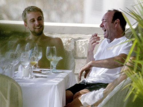 Актера Кевина Спейси уличили в "голубых играх"