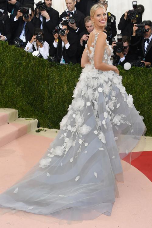 Леди Гага и Мадонна шокировали нарядами бал Института Костюма