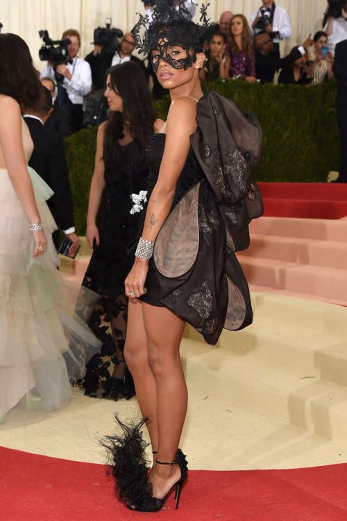 Леди Гага и Мадонна шокировали нарядами бал Института Костюма