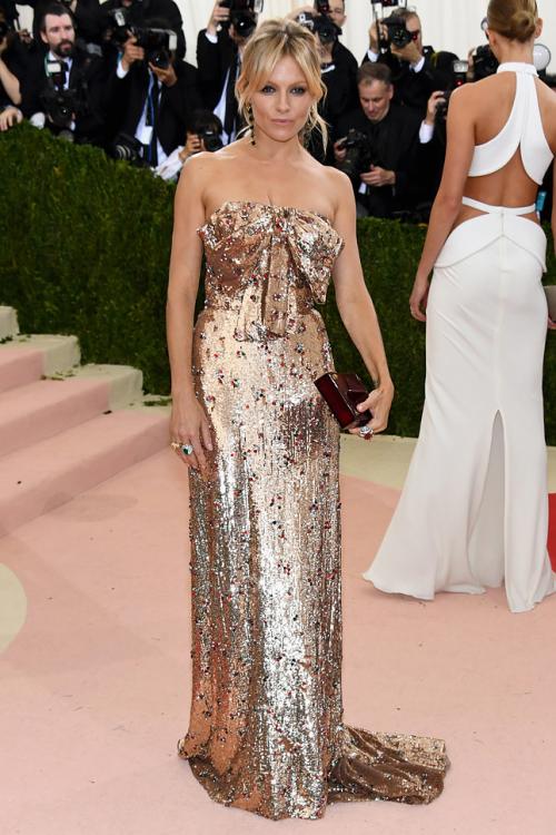 Леди Гага и Мадонна шокировали нарядами бал Института Костюма