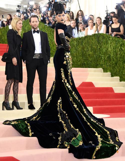 Леди Гага и Мадонна шокировали нарядами бал Института Костюма