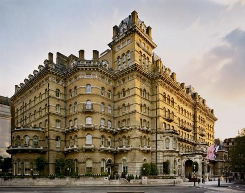 10 самых знаменитых отелей с привидениями