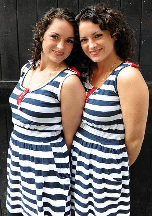 В Британии прошел конкурс на самых похожих близнецов