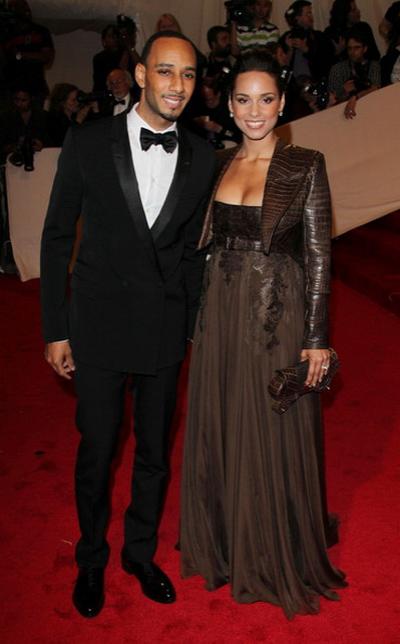 Тайные свадьбы знаменитостей: кто и почему прячется от СМИ