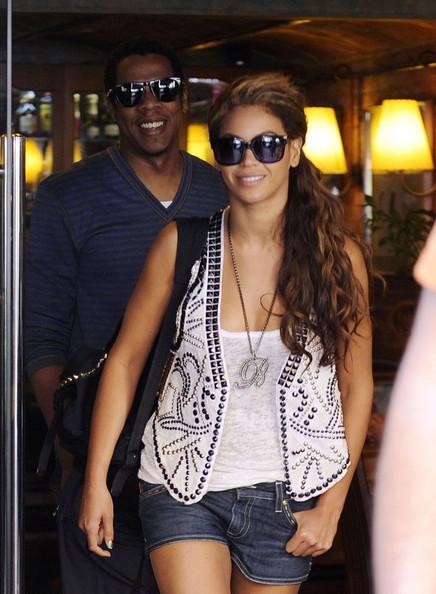 Тайные свадьбы знаменитостей: кто и почему прячется от СМИ