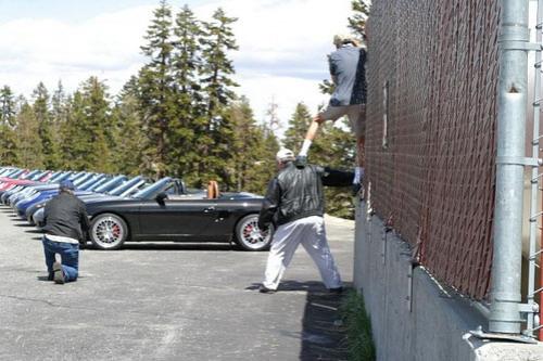 Избитые папарацци — как жертвы выходят из себя