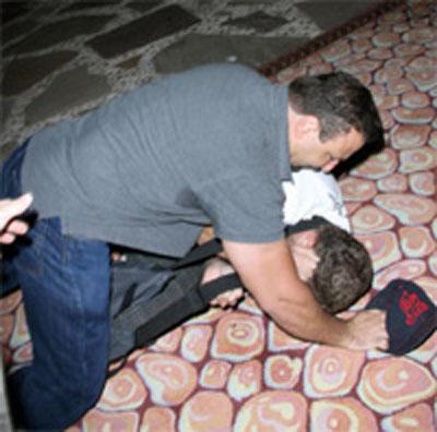 Избитые папарацци — как жертвы выходят из себя