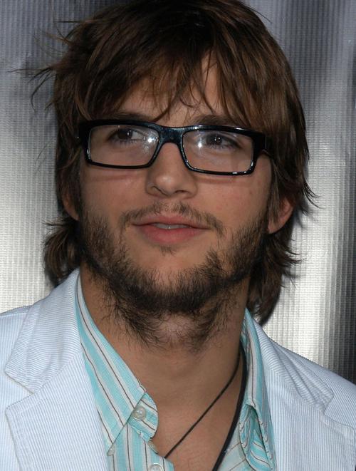 Знаменитости, "изуродовавшие" себя усами и бородой