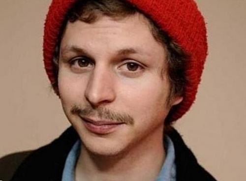 Знаменитости, "изуродовавшие" себя усами и бородой