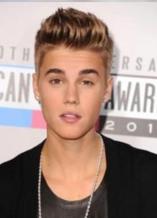 Знаменитости, "изуродовавшие" себя усами и бородой