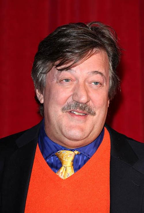 Знаменитости, "изуродовавшие" себя усами и бородой