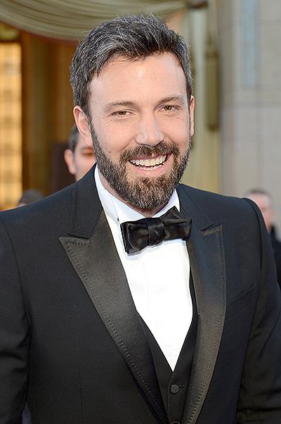 Знаменитости, "изуродовавшие" себя усами и бородой