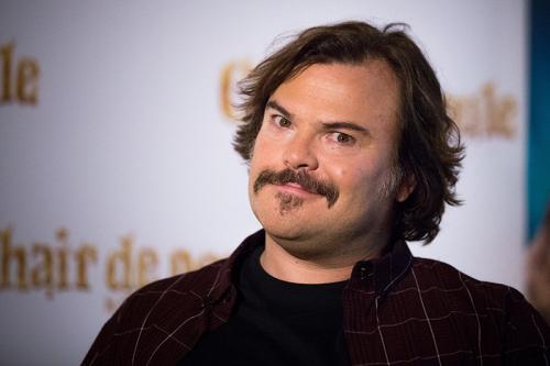 Знаменитости, "изуродовавшие" себя усами и бородой