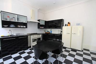 Топ-10 домов рок-звезд, которые можно купить