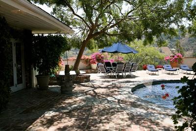 Топ-10 домов рок-звезд, которые можно купить