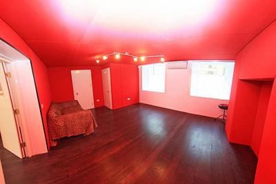 Топ-10 домов рок-звезд, которые можно купить