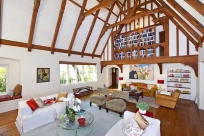 Топ-10 домов рок-звезд, которые можно купить