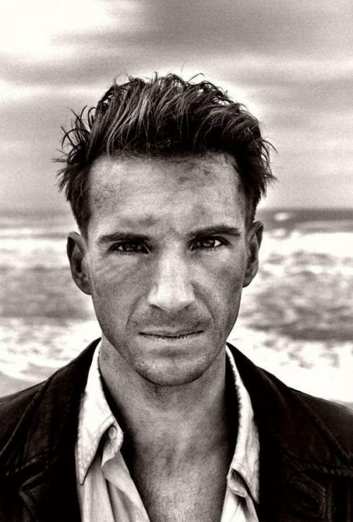 «Секс помогает продавать»: 20 скандальных работ Хельмута Ньютона