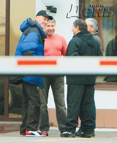 Беспомощность Абдулова удручает… Но он держится!..