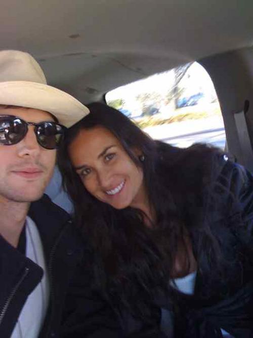 Эштон Катчер выложил попу Деми Мур в интернет