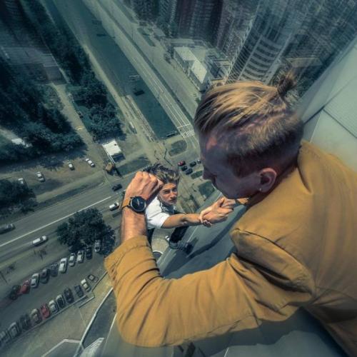 Самые опасные и смертельные селфи в мире