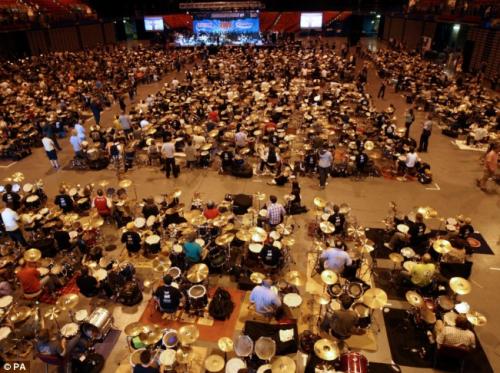 582 барабанщика установили мировой рекорд