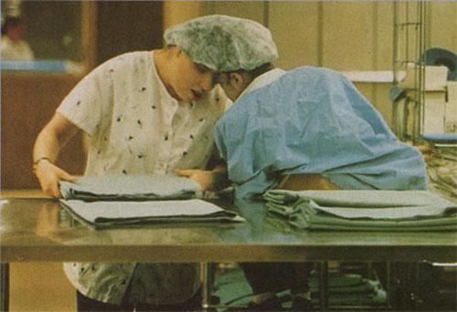 Старейшая пара сиамских близнецов, сросшихся головой, отметила 47-й день рождения