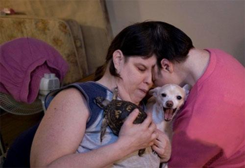 Старейшая пара сиамских близнецов, сросшихся головой, отметила 47-й день рождения