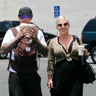 Пинк впервые появилась на публике после родов