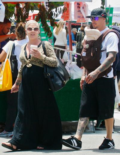 Пинк впервые появилась на публике после родов