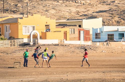 Необычные футбольные поля из разных стран мира