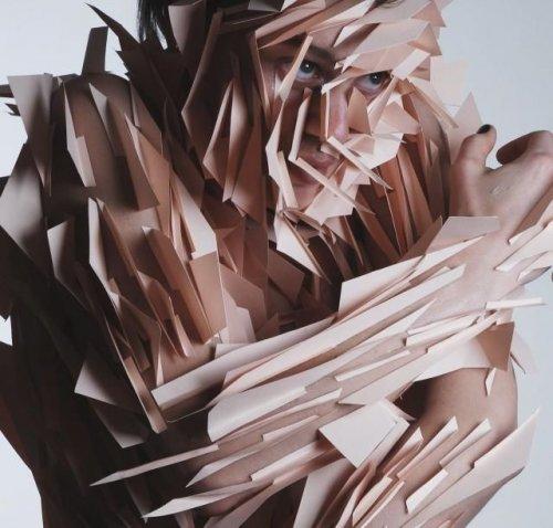 Голландский дизайнер издевается над телом