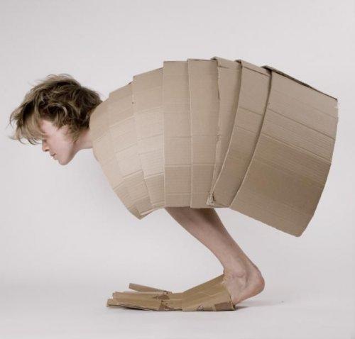 Голландский дизайнер издевается над телом