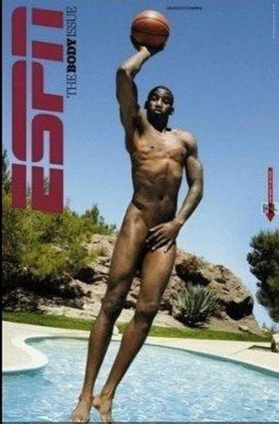 Женская вотерпольная команда США обнажилась в воде