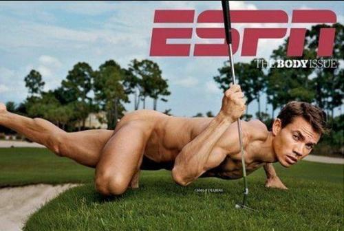 Женская вотерпольная команда США обнажилась в воде