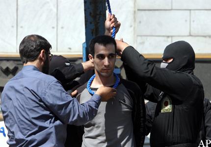 В Иране публично казнили 7 человек