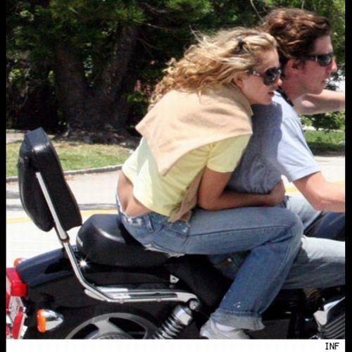 Звезды демонстрируют "пятую точку"