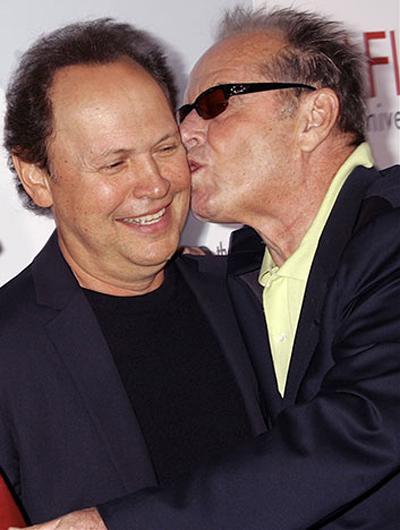 Самые смешные и неловкие поцелуи звезд