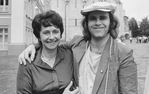 Как выглядят мамы звезд шоу-бизнеса