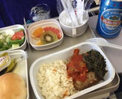 Как кормят пассажиров в разных авиокомпаниях мира