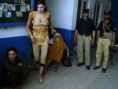 Топ-8 стран с самыми жесткими антигейскими законами