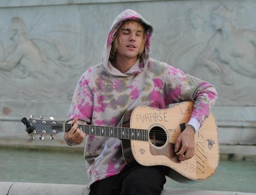 Знаменитые мужчины, которые тяжело переживали разрыв с любимыми