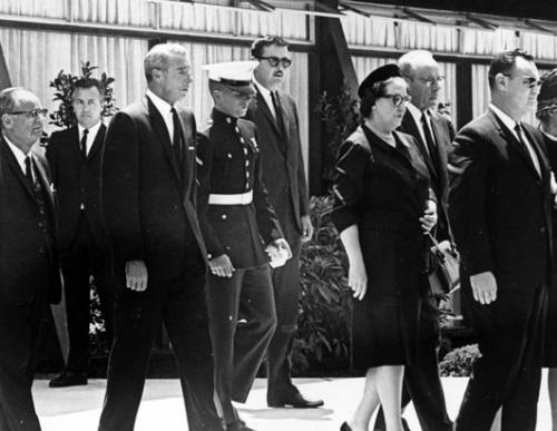 Самые многочисленные похороны современности