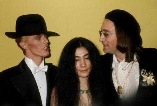 Крестный отец культуры папарацци представляет…