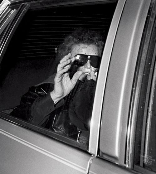 Крестный отец культуры папарацци представляет…